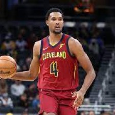 Evan Mobley quitte le match sur blessure